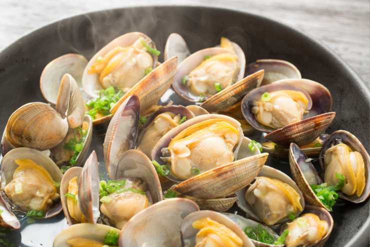 come aprire e pulire le vongole